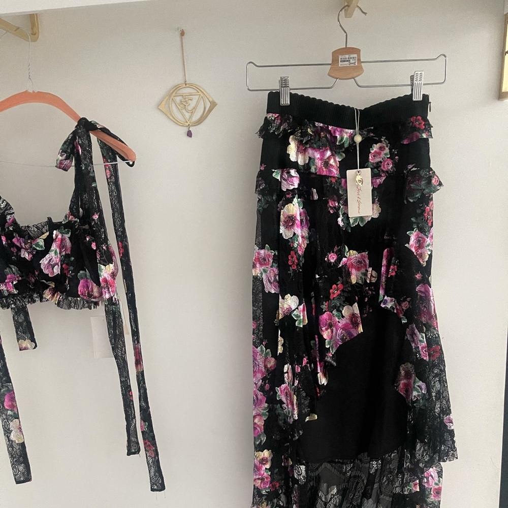 set of two top and skirt size small for love and lemons - Picture 3 of 3